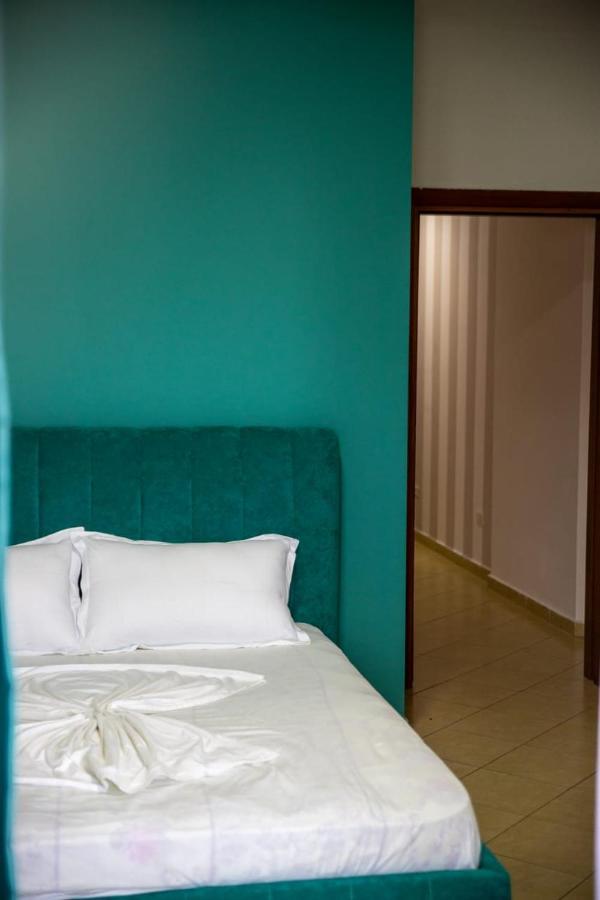 Colombo'S Apartment Vlore Luaran gambar