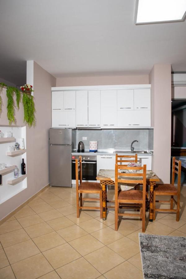 Colombo'S Apartment Vlore Luaran gambar